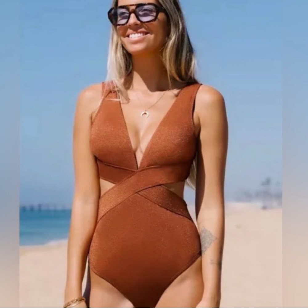 Cupshe Metallic Plunge Cutout One Piece Swimsuit in S